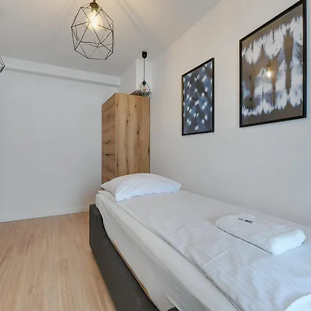 Chwarzno Viii Apartamento *